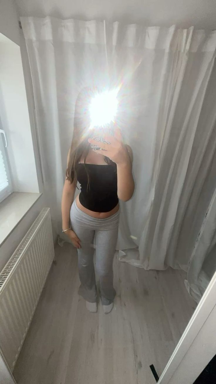 Mia R.